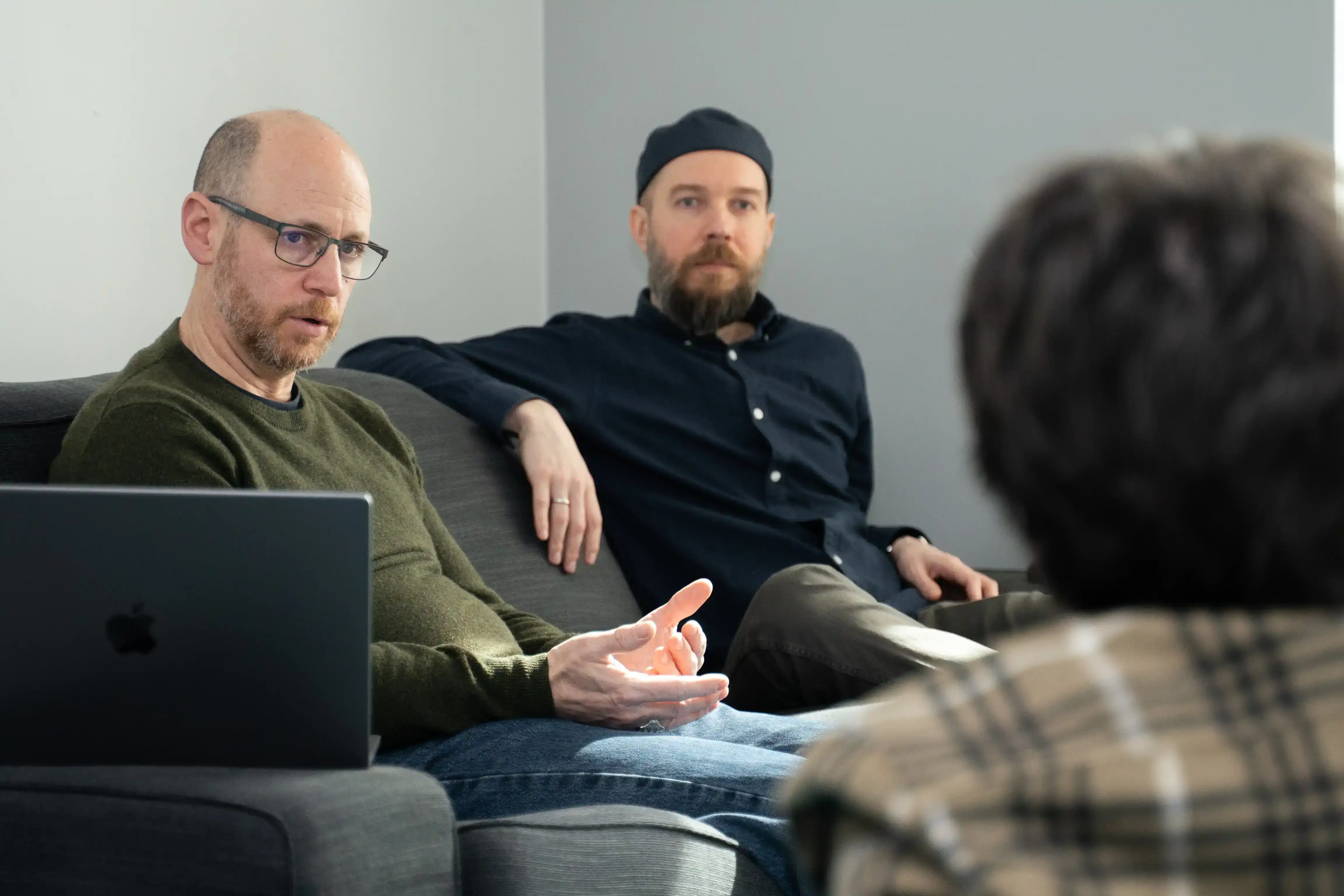 Trust signal background