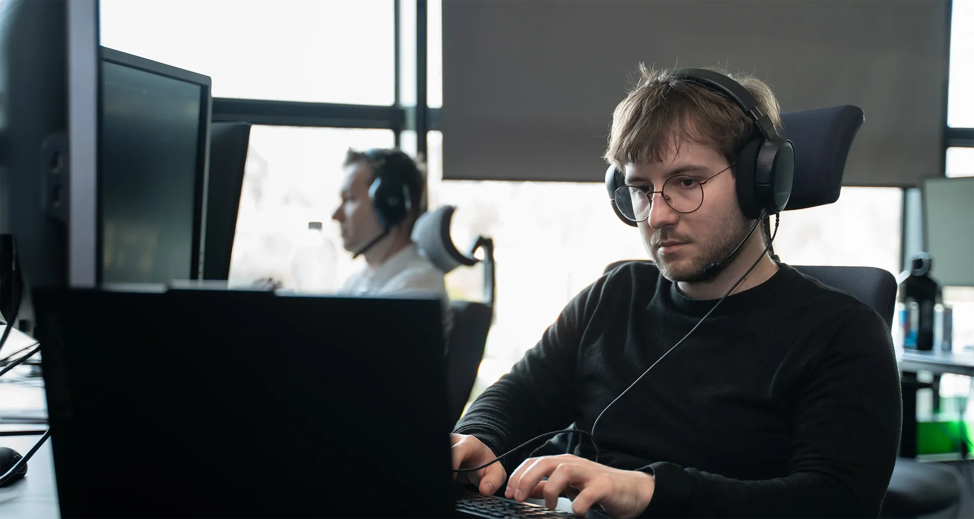 Trust signal background