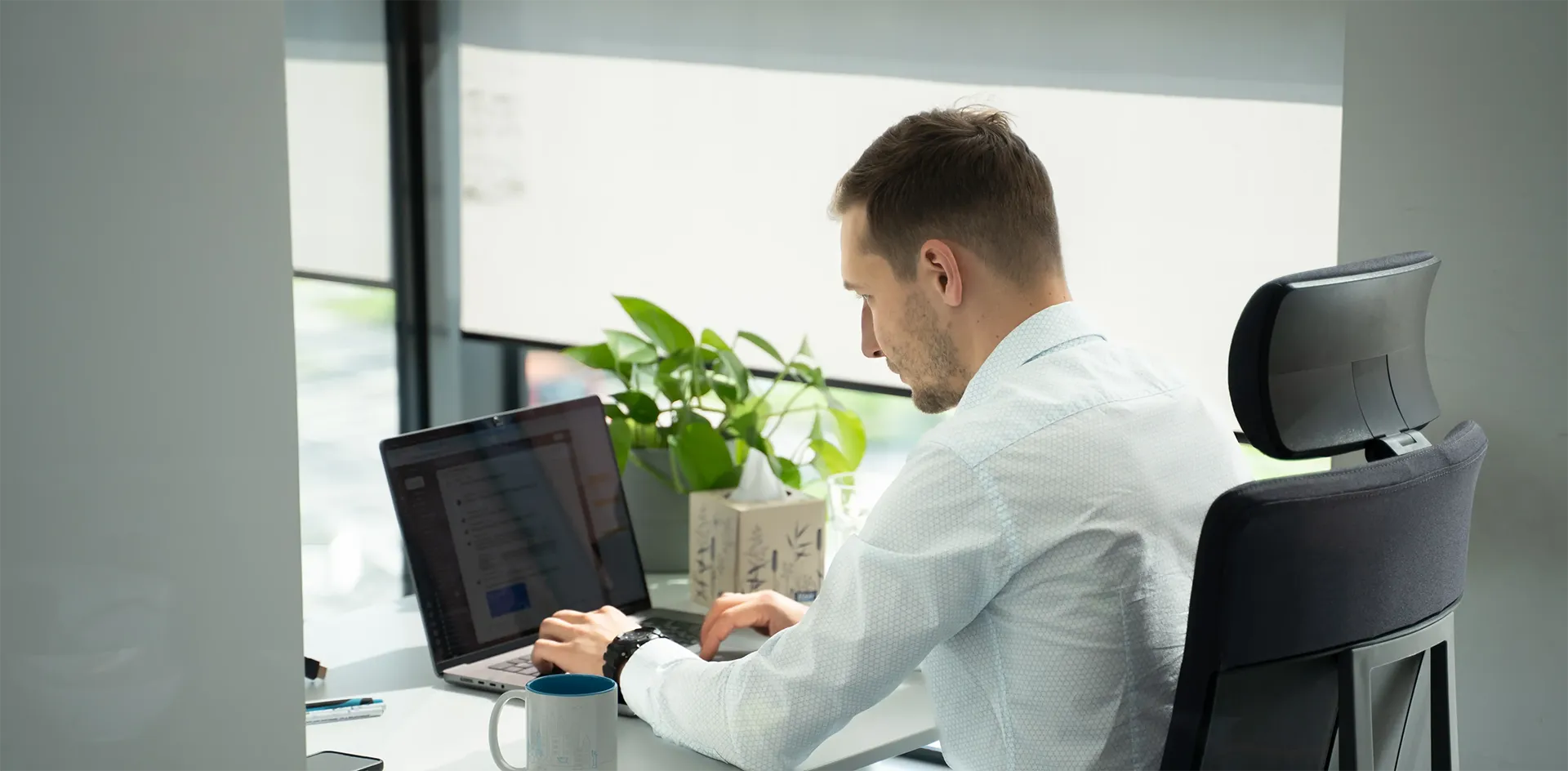 Trust signal background